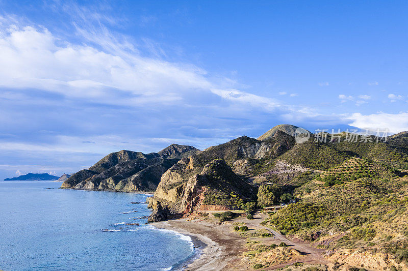 Playa del Sombrerico，西班牙安达卢西亚的一个偏远海滩